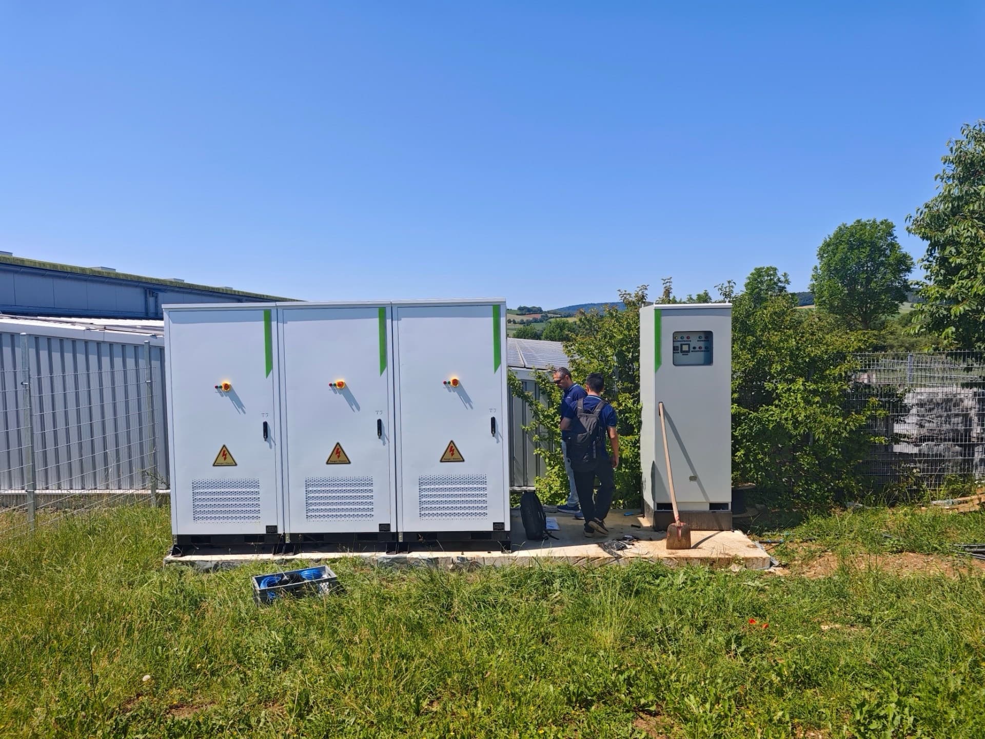 Energieopslagkasten op een professionele site